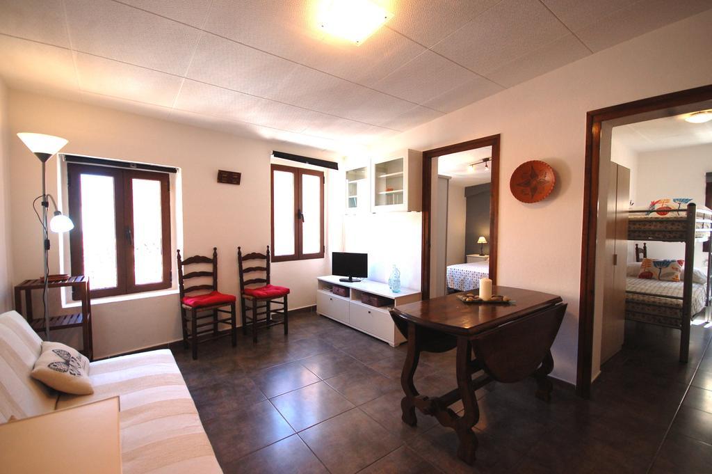 Lets Holidays Cozy Apartment 70 M. From The Beach In Tossa Tossa de Mar Exterior photo